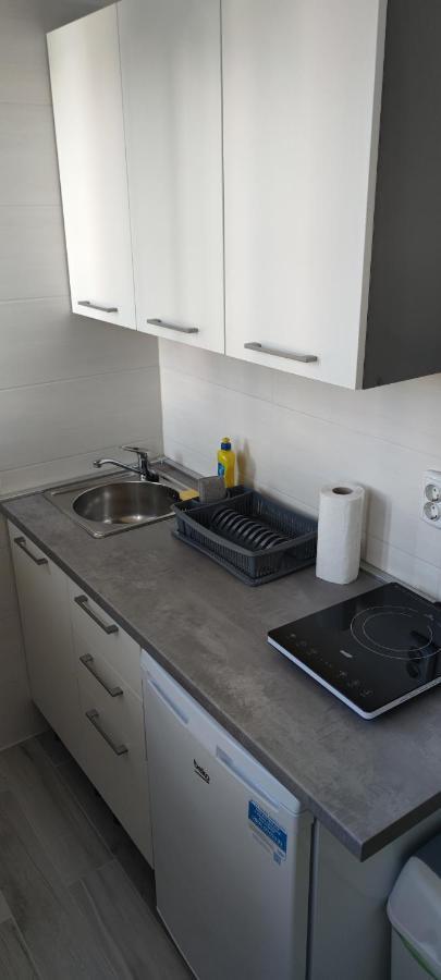 Cinema House Single & Double Rooms & Studio Apartments بولا المظهر الخارجي الصورة