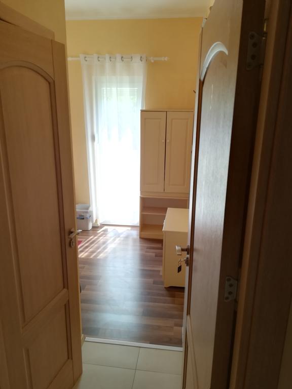 Cinema House Single & Double Rooms & Studio Apartments بولا المظهر الخارجي الصورة