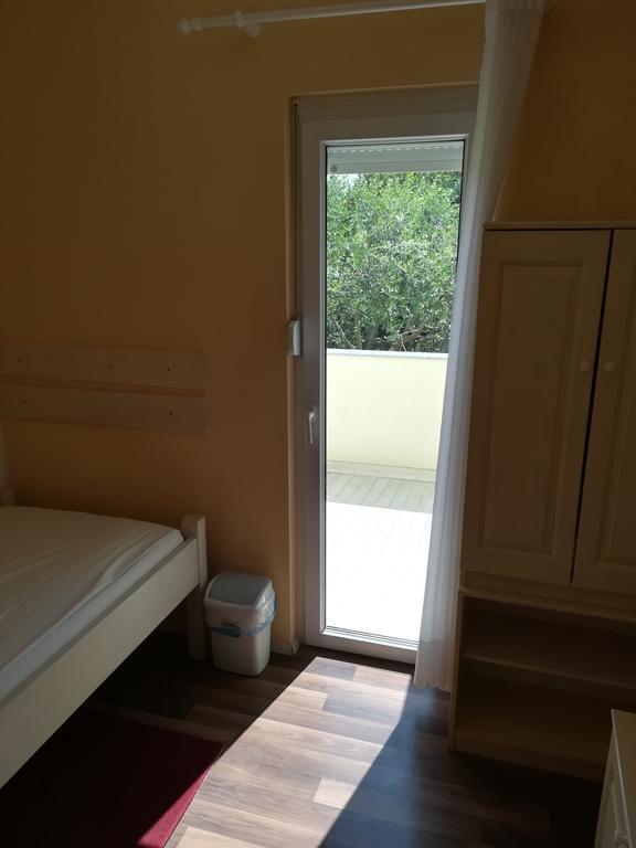 Cinema House Single & Double Rooms & Studio Apartments بولا المظهر الخارجي الصورة
