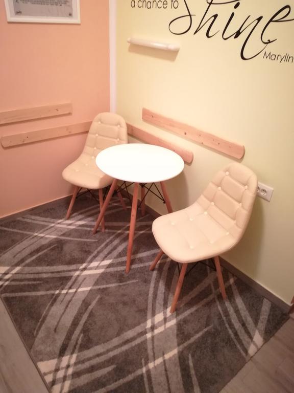 Cinema House Single & Double Rooms & Studio Apartments بولا المظهر الخارجي الصورة