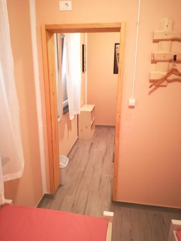 Cinema House Single & Double Rooms & Studio Apartments بولا المظهر الخارجي الصورة