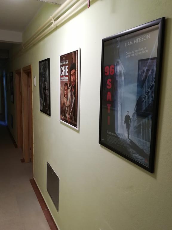 Cinema House Single & Double Rooms & Studio Apartments بولا المظهر الخارجي الصورة