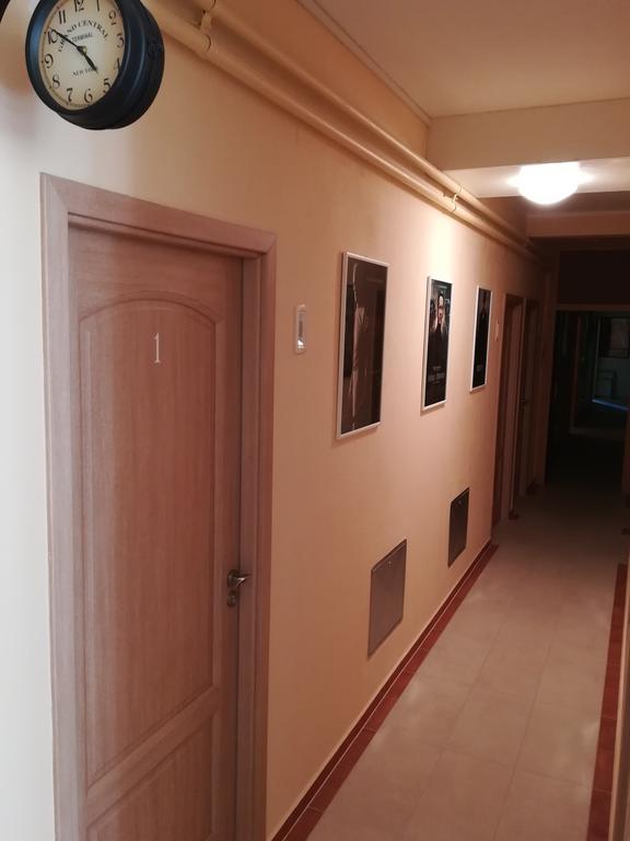 Cinema House Single & Double Rooms & Studio Apartments بولا المظهر الخارجي الصورة